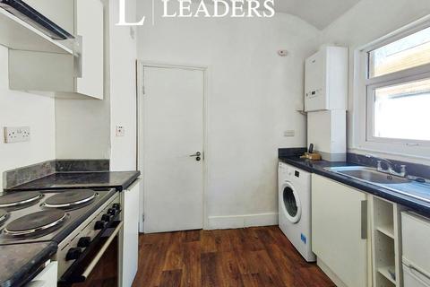 1 bedroom flat to rent, North Road, Westcliff-on-Sea, Essex, SS0