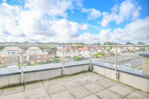 3 bedroom penthouse for sale, Coleman Court, Holders Hill, London, NW4