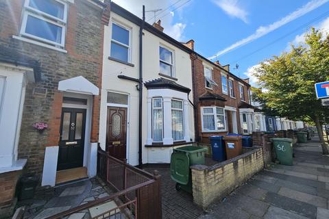 Graham Road, Wealdstone