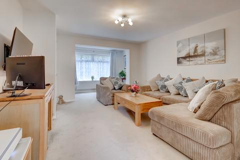 3 bedroom end of terrace house for sale, Heather Walk, High Wycombe HP15