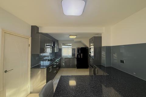 3 bedroom semi-detached house for sale, Wigley Road, Leicester LE5