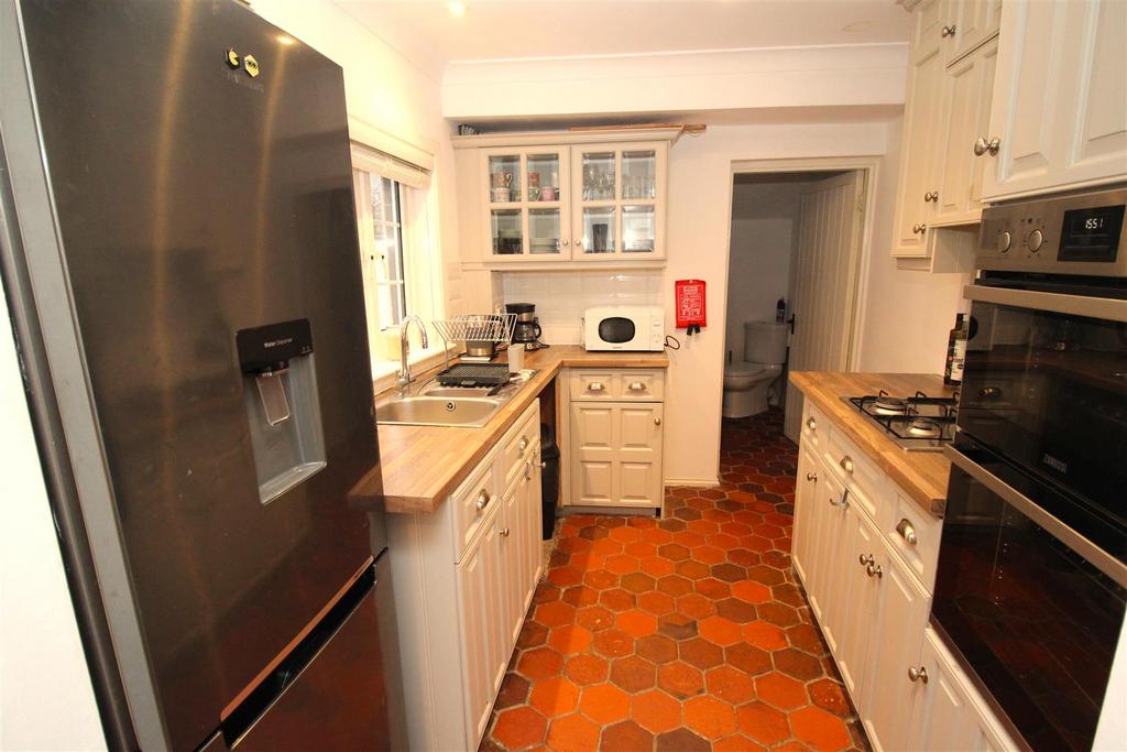 Kitchen.JPG
