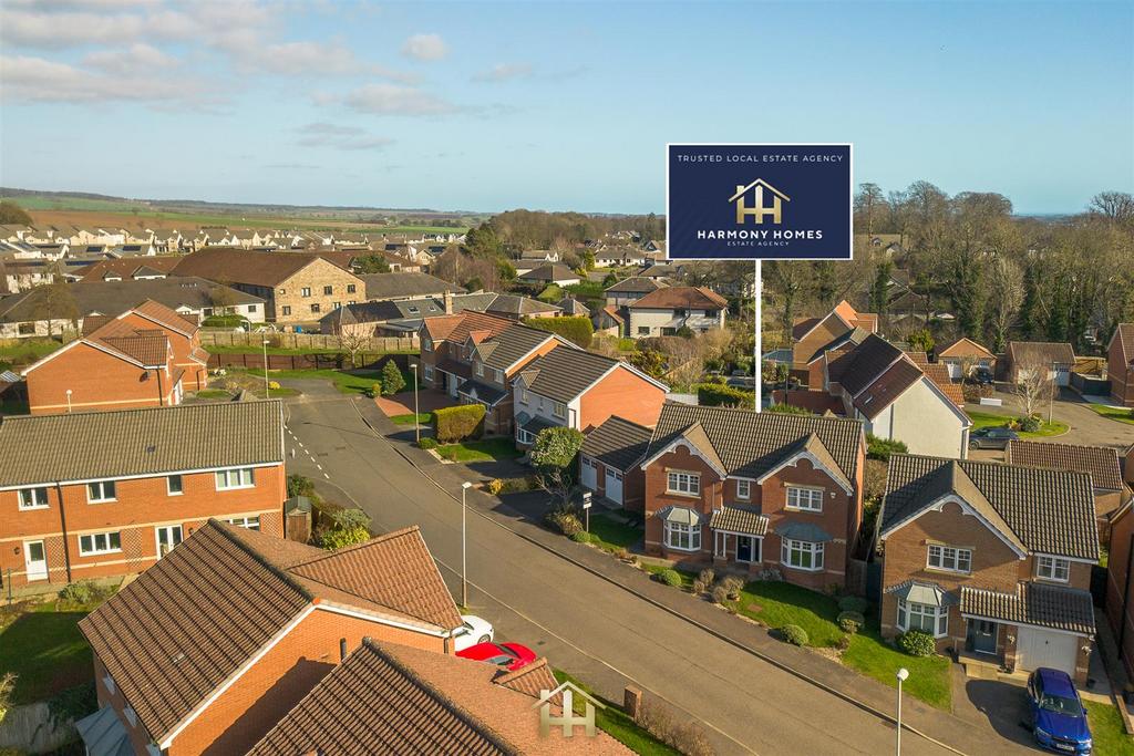21 COLIN GIBSON DRIVE DD5 4 HA 030326 EDIT (49 of 5