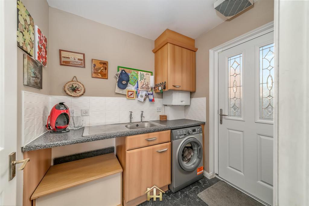 21 COLIN GIBSON DRIVE DD5 4 HA 030326 EDIT (39 of 5