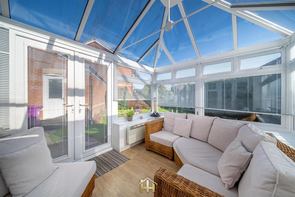 21 COLIN GIBSON DRIVE DD5 4 HA 030326 EDIT (14 of 5