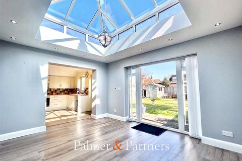 2 bedroom bungalow for sale, Manchester Road, Holland-on-Sea, Clacton-on-Sea, Essex, CO15