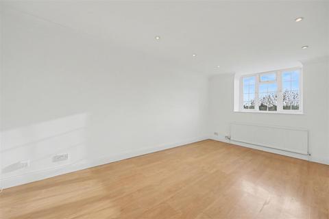 undefined, Craigmount, Radlett WD7