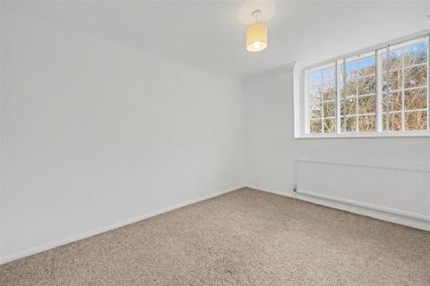 undefined, Craigmount, Radlett WD7