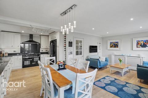 4 bedroom detached house for sale, Branksome Avenue, Hockley