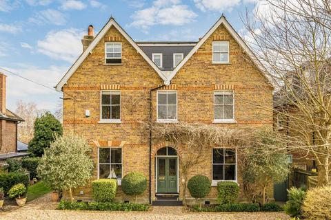undefined, St. James's Road, Hampton TW12