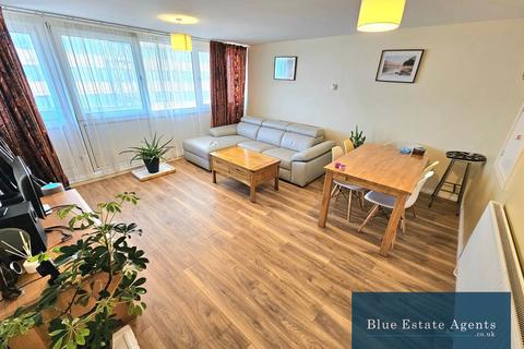 2 bedroom apartment to rent, Biscoe Close, Hounslow, TW5