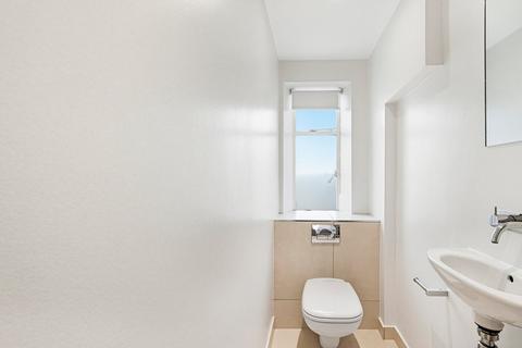 3 bedroom flat to rent, Herbert Crescent, Knightsbridge, London