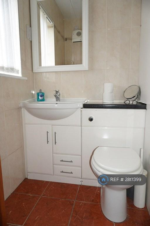 Bed 3: Ensuite