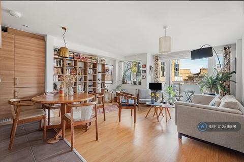 Shacklewell Lane, London, E8
