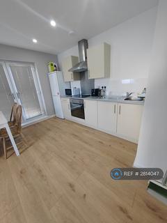 2 bedroom flat to rent, Delta Point, Salford, M3
