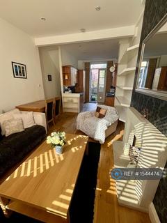 2 bedroom flat to rent, Landor Road, London, SW9