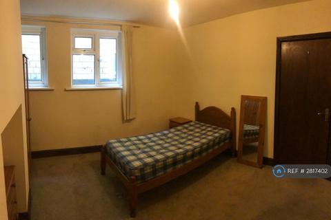 1 bedroom in a house share to rent, The Close, Rochester, ME1