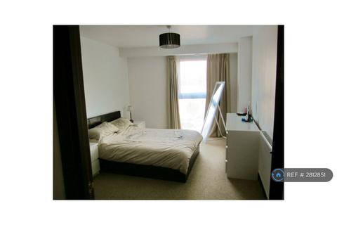 1 bedroom flat to rent, Bridges Court Road, London, SW11