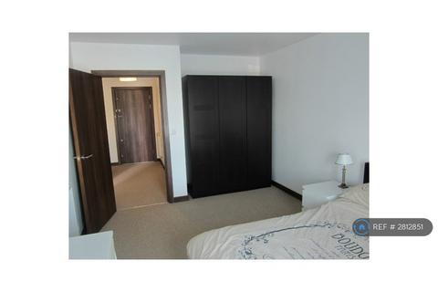 1 bedroom flat to rent, Bridges Court Road, London, SW11