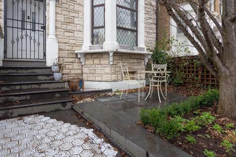 4 bedroom end of terrace house for sale, Brooke Road, London, N16