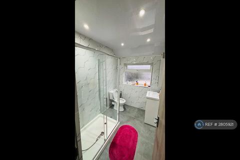 4 bedroom terraced house to rent, Warren Road, London, NW2