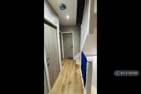 4 bedroom terraced house to rent, Warren Road, London, NW2