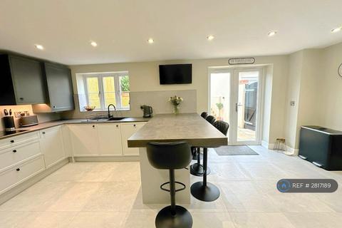 3 bedroom semi-detached house to rent, Hillcrest Gardens, Exmouth, EX8