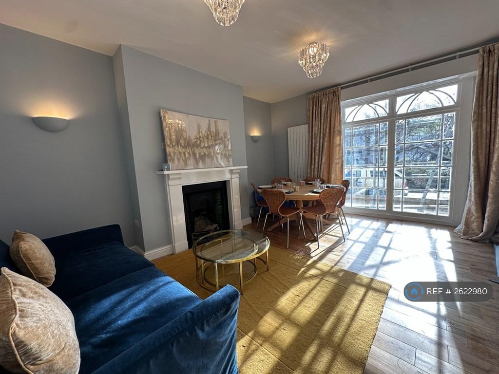 Lounge Dining Room