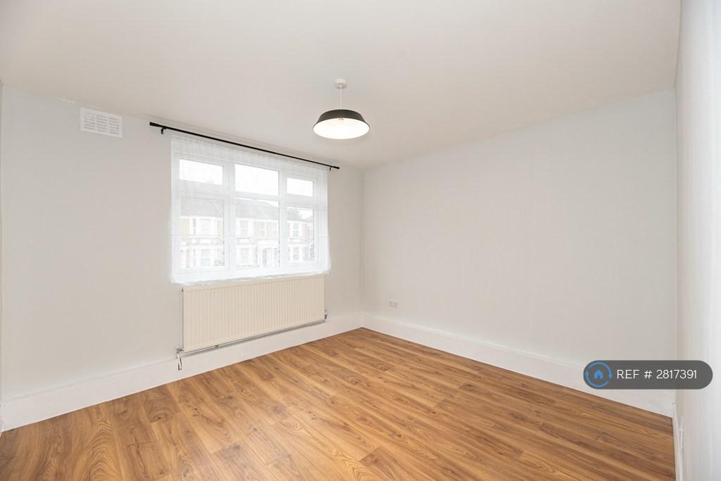 2nd Bedroom - 1st View