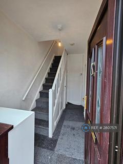 2 bedroom semi-detached house to rent, Highfield Avenue, Wigan, WN1