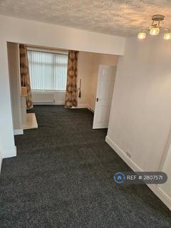 2 bedroom semi-detached house to rent, Highfield Avenue, Wigan, WN1