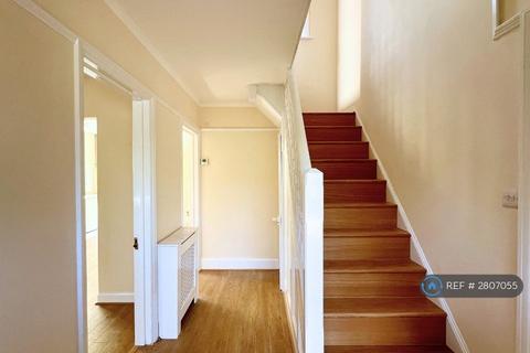 3 bedroom detached house to rent, Shinfield Road, Reading, RG2