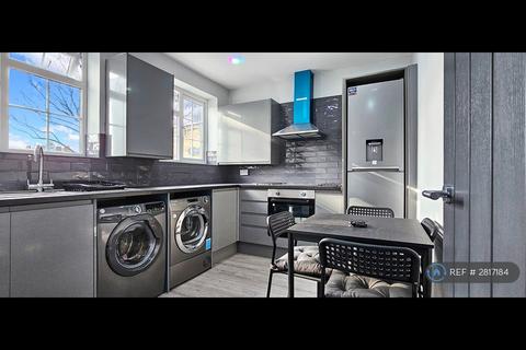 4 bedroom flat to rent, Ealing Road, Wembley, HA0