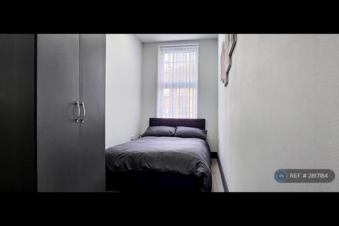 4 bedroom flat to rent, Ealing Road, Wembley, HA0