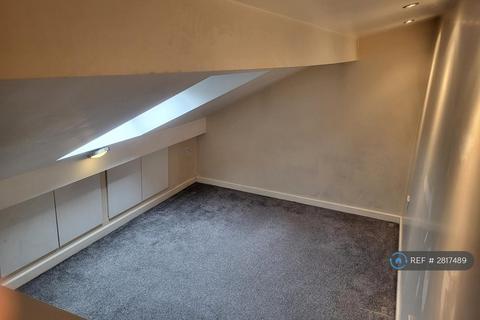 2 bedroom terraced house to rent, High Street, Thornton, Bradford, BD13