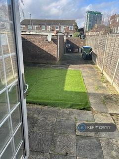 3 bedroom terraced house to rent, Dalberg Way, London, SE2