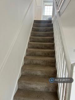 3 bedroom terraced house to rent, Dalberg Way, London, SE2
