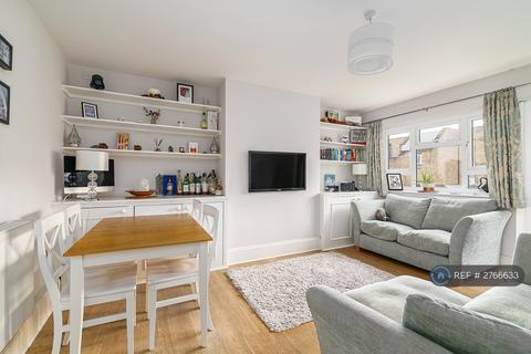 3 bedroom flat to rent, Westbridge House, London, SW11