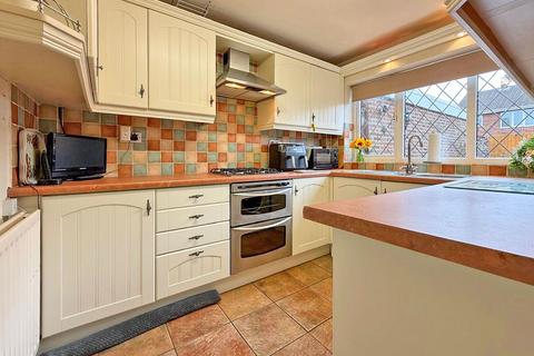 3 bedroom semi-detached house for sale, Mounts Road, Wednesbury