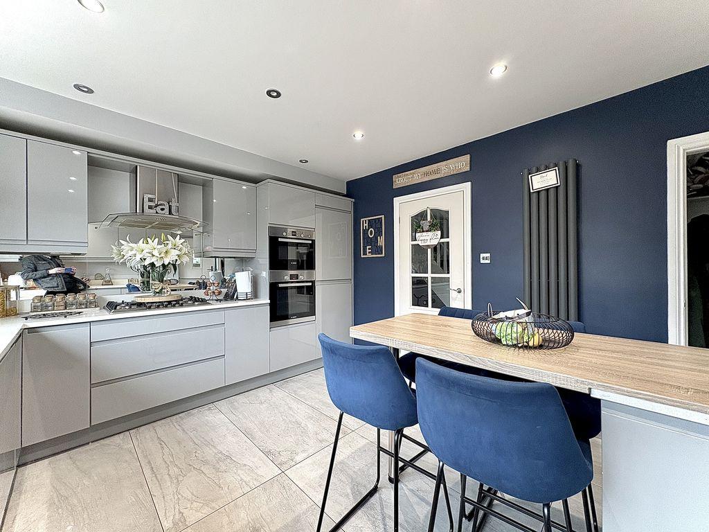 Dining kitchen