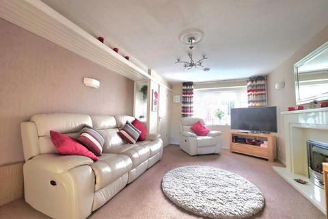 3 bedroom end of terrace house for sale, Millersdale Drive, West Bromwich, B71 3PX