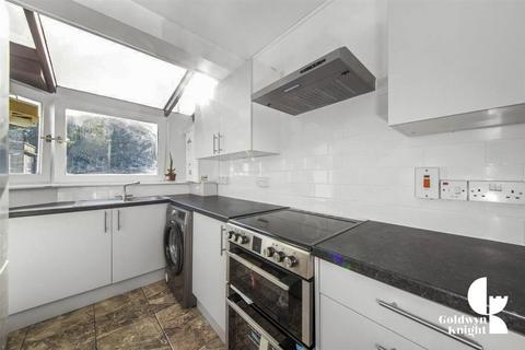 3 bedroom house to rent, Valley Grove, London SE7