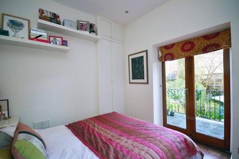 St Thomas's Road, Highbury, London, N4