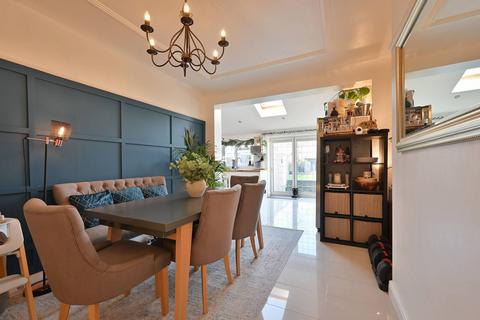 undefined, Alveston Avenue, Harrow, HA3