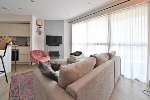 2 bedroom flat for sale, Lyon Road, HA1, Harrow, HA1