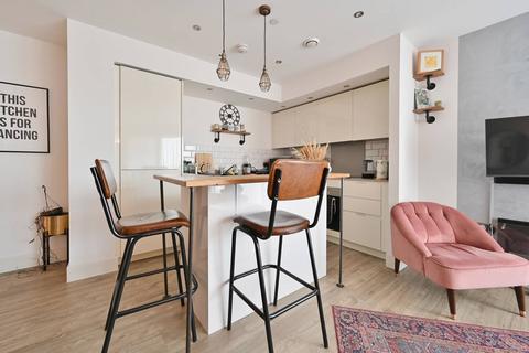 2 bedroom flat for sale, Lyon Road, HA1, Harrow, HA1
