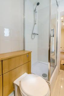 Studio to rent, Brighton Road, Surbiton, KT6