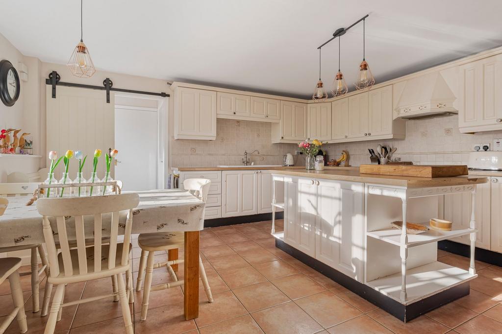 Kitchen/Breakfast Room