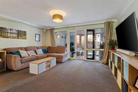 3 bedroom semi-detached house for sale, Haleybridge Walk, Tangmere