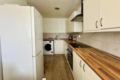 2 bedroom flat for sale, Heywood Court, Manchester